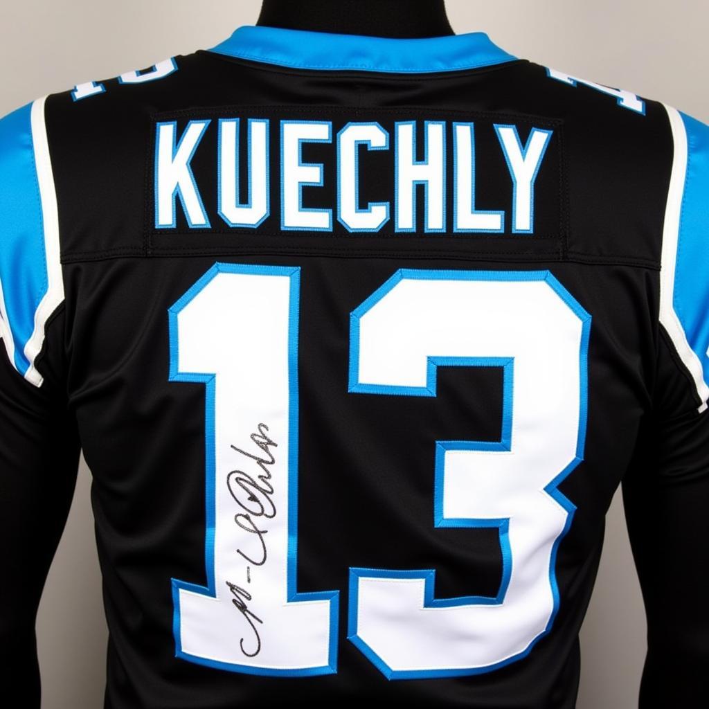 Áo Luke Kuechly Chữ Ký Chính Hãng